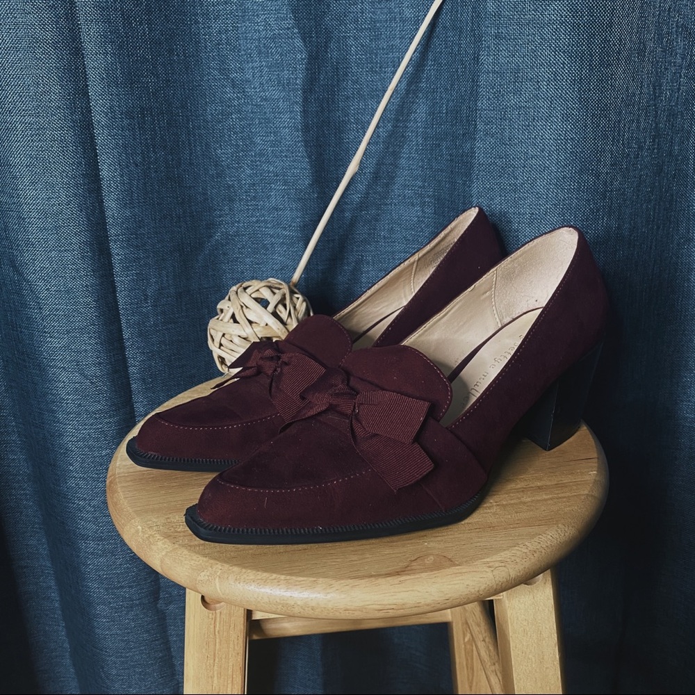 💥24 HR CLEAR-OUT💥 Ann Marino Suede Shoes